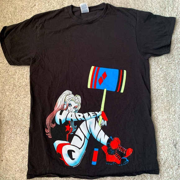 🎇🎆3for$9!Harley Quinn with hammer black t-shirt- size M- - Picture 1 of 3